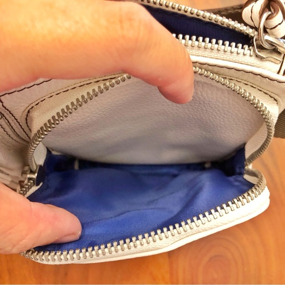 Danier Genuine leather Belt Bag White Fanny Pack Crossbody Hands-Free Travel bag - Picture 10 of 16